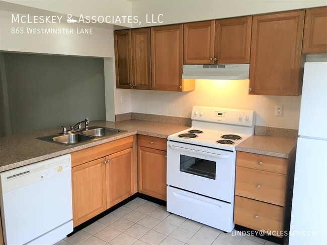 Building Photo - Washington Square Townhouses