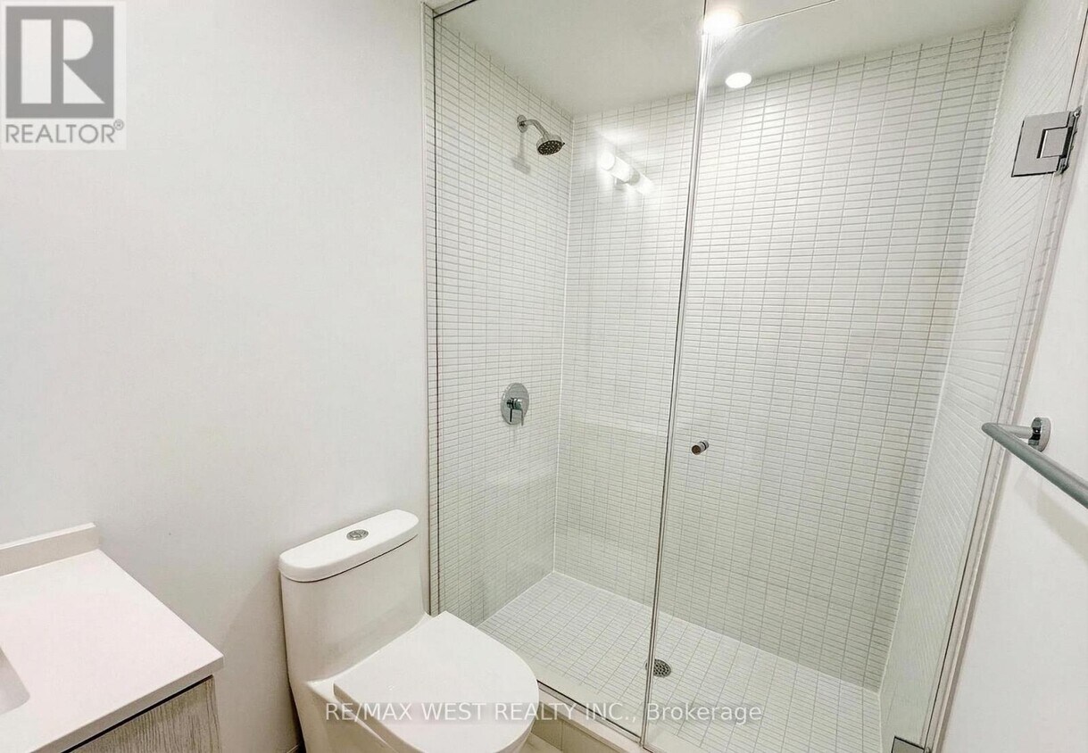 Building Photo - 1 Jarvis St