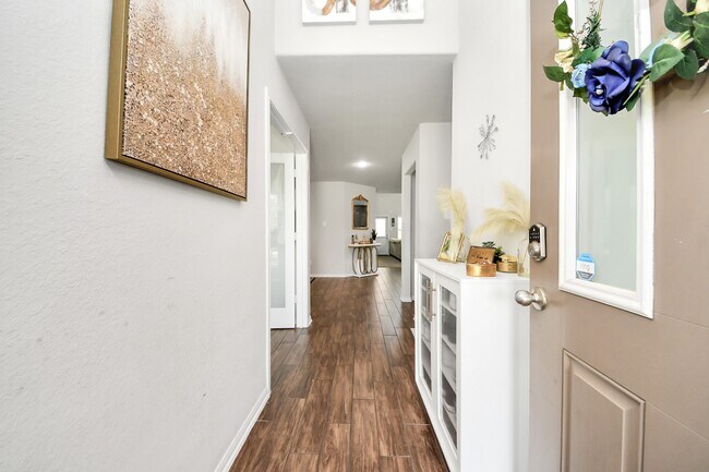 Foto del edificio - 2643 Ridgeback Dr