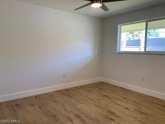 Foto del edificio - 811 94th Ave N