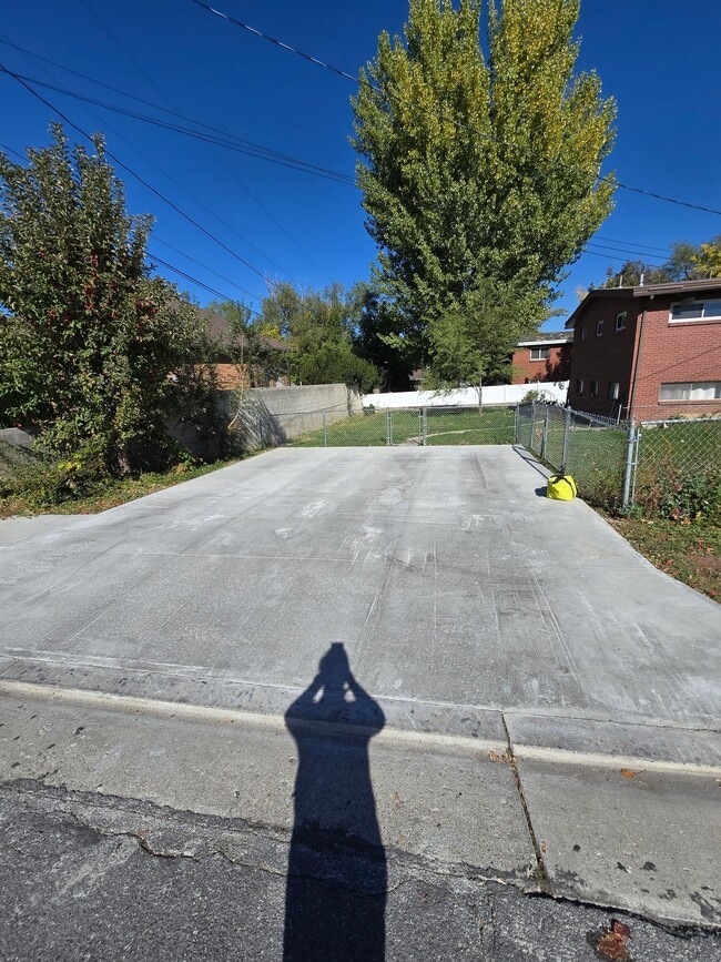 Building Photo - 4624 S Meadow Rd
