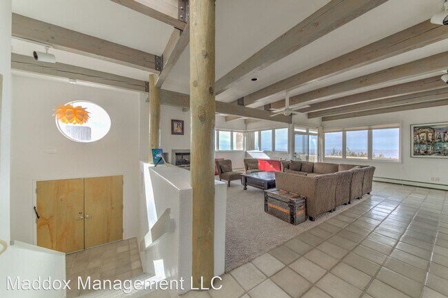 Building Photo - 3 br, 2.5 bath House - 1030 Red Oaks Loop NE