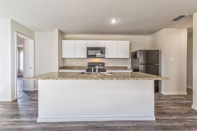 Building Photo - 7726 Florence Dr