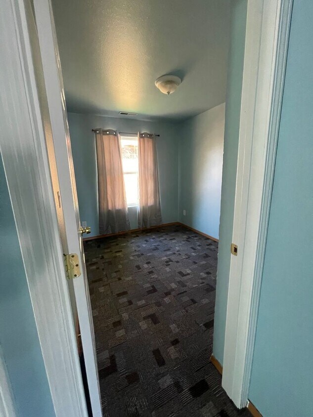 Primary Photo - 1207 S 18th Ave