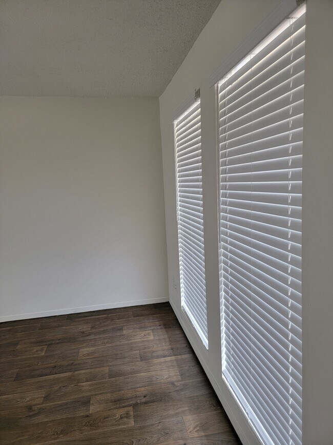 Foto del edificio - 4808 E Funston St