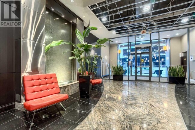 Photo du bâtiment - 30 Grand Trunk Crescent