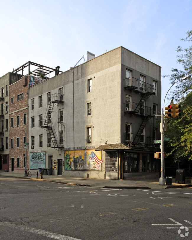 Building Photo - 396 E 10th St