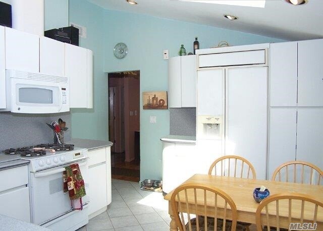 Building Photo - 19 Pomper Dr