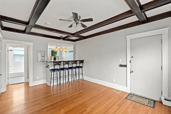 Foto del edificio - 1742 Commonwealth Ave