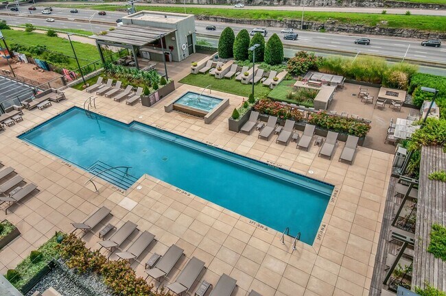 Piscina y sauna - 1212 Laurel St