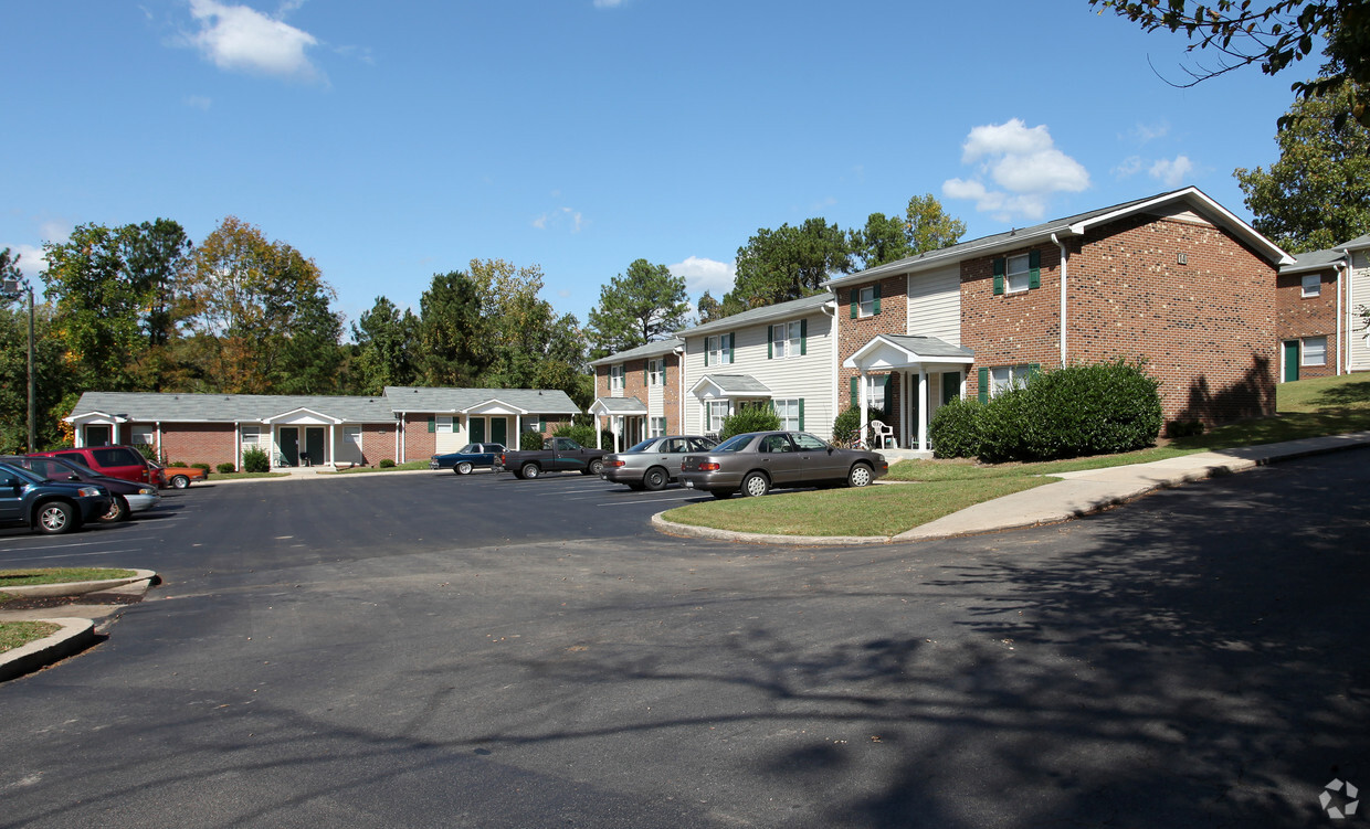 Primary Photo - Oakley Square Apartments