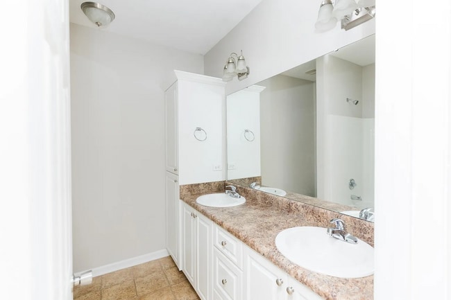 Interior Photo - Grovetown Crossing