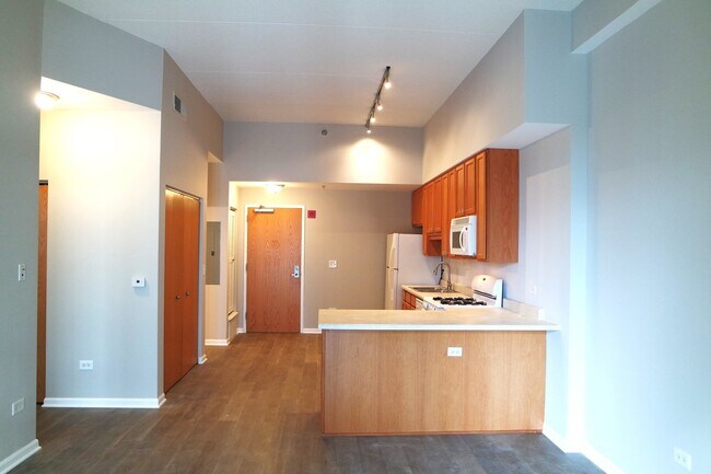 Foto del edificio - 1250 S Indiana Ave