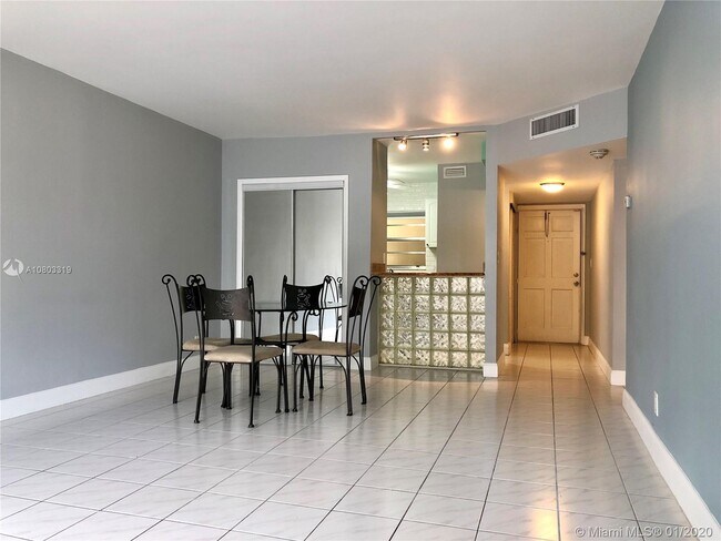 Building Photo - 1400 NE 57th Ct