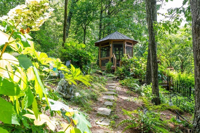 Foto del edificio - ? Stunning Homewood Oasis with Pool, Pavilion, and Big Upgrades! ?