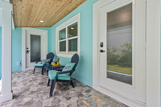 Building Photo - 711 S Ocean Dr