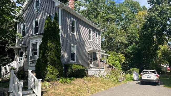 Building Photo - Very nicely remodeled 1 Bedroom Unit close...