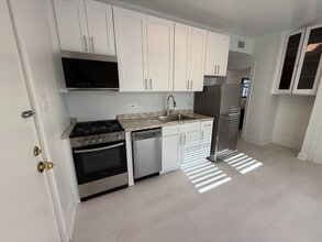 Building Photo - 3451 W Parker Ave