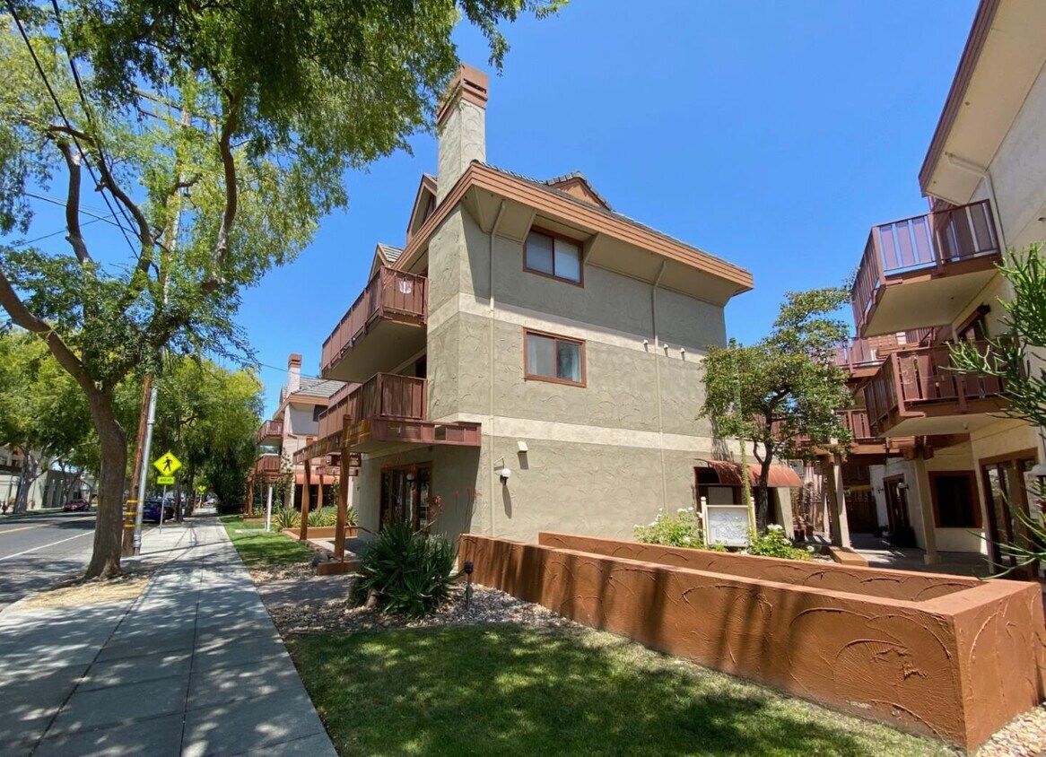 Primary Photo - 4153 El Camino Way