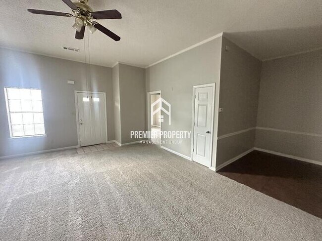 Building Photo - 6836 Meadows End Ln