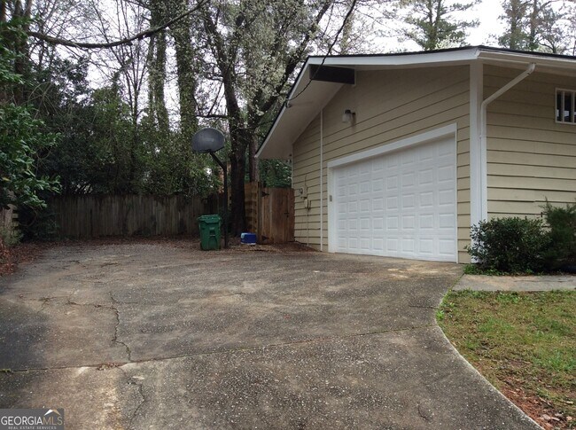 Building Photo - 5022 Rock Springs Rd