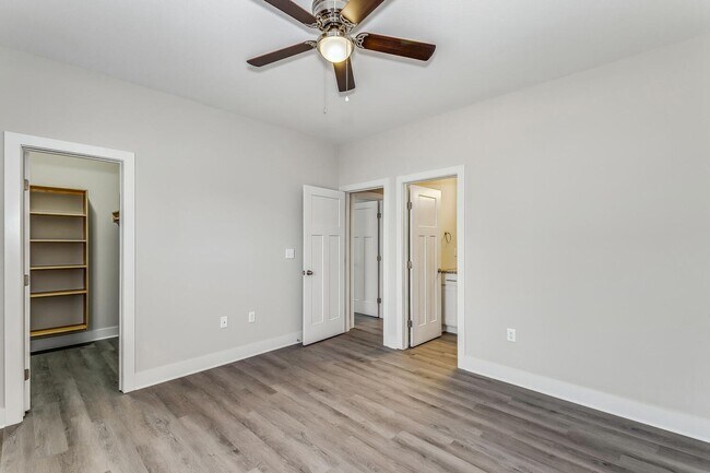 Building Photo - 3 bedroom 2 bath Townhome  - Haysville Sch...