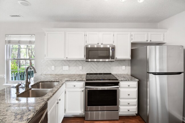 Foto del edificio - 101 Bracken Trail Cir