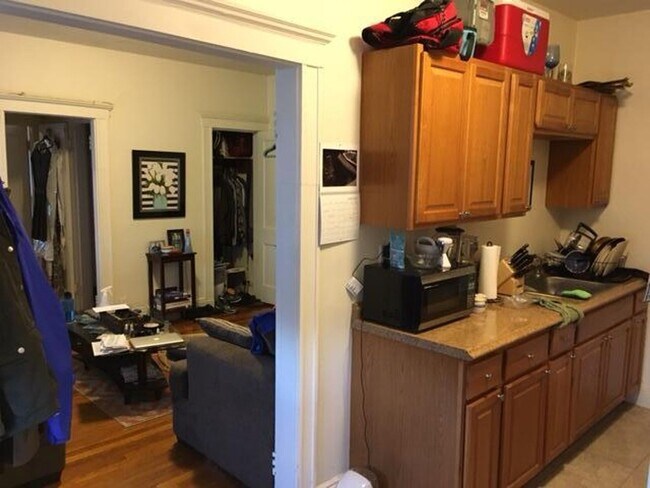 Foto del edificio - Nicely renovated 1 bed in a prime location in Allston!
