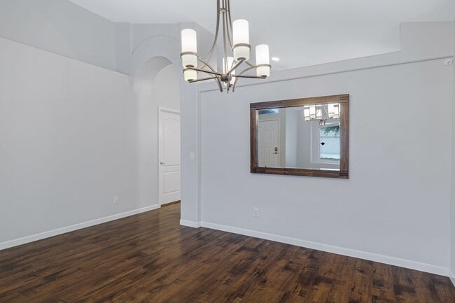 Foto del edificio - 4 Bedroom/2 Bathroom Remodeled home with S...