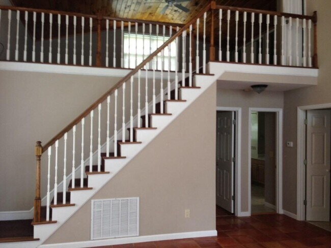 Foto del edificio - 359 Glowing Hearth Ln