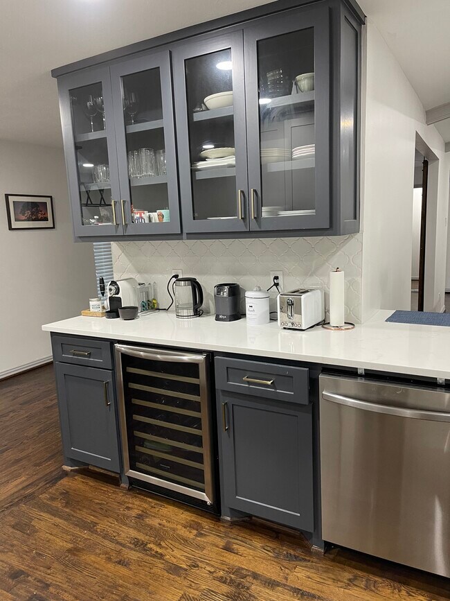 Foto del edificio - 7414 Meadow Rd