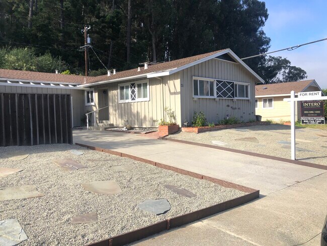 Building Photo - 2336 Valleywood Dr