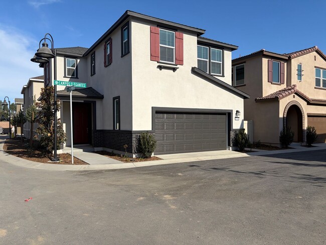 Building Photo - 40100 Campos Elegantes
