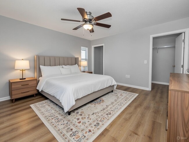 Photo - 2912 E Columbus Dr Apartment