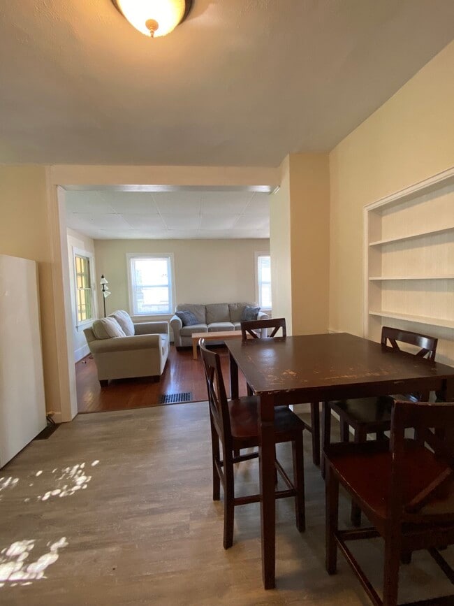 Building Photo - 329 Susquehanna St
