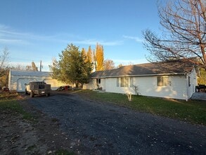 Building Photo - 5639 Rd K NE