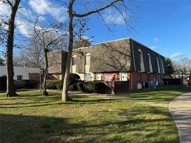 Foto del edificio - 91 Glen Hollow Dr