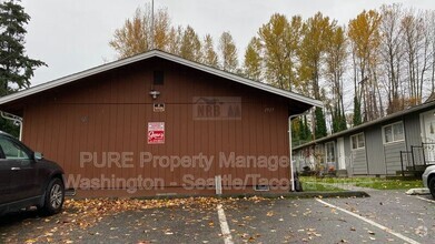 Building Photo - 1517 E 38th St