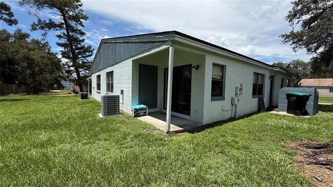 Building Photo - 3237 Vishaal Dr