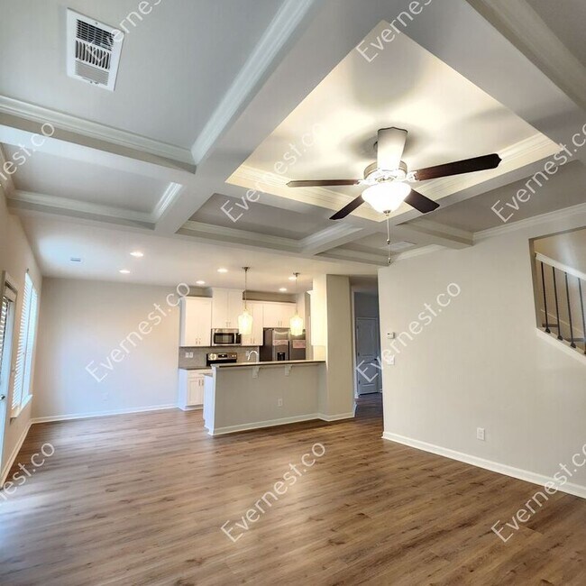 Building Photo - 2920 Cottage Ln