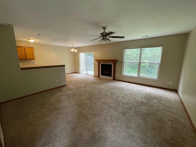 Building Photo - 2524 Deerfield Blvd