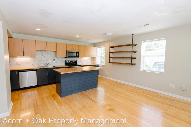 Building Photo - 3 br, 2.5 bath House - 3125 Tryon Road