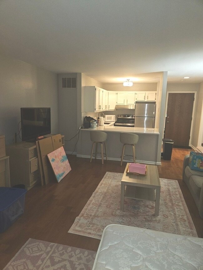 Building Photo - 5800 Oakwood Dr