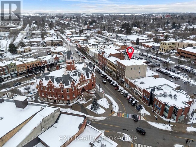 Building Photo - 24 Wellington St