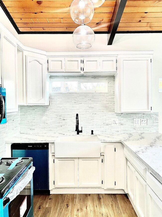 Building Photo - 1604 Cindy Cir