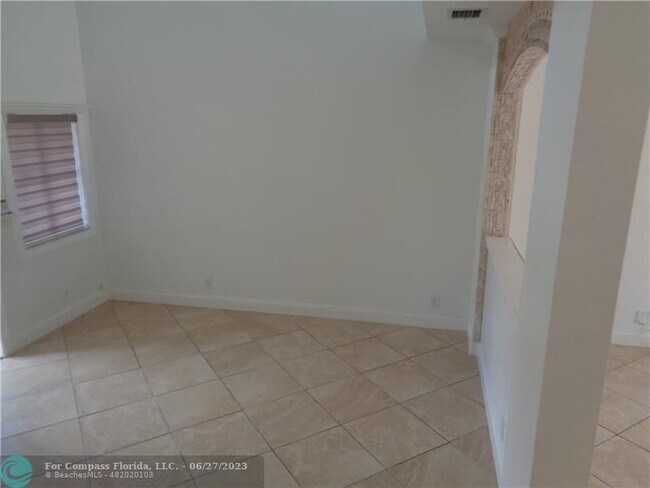Foto del edificio - 11379 NW 34th Pl