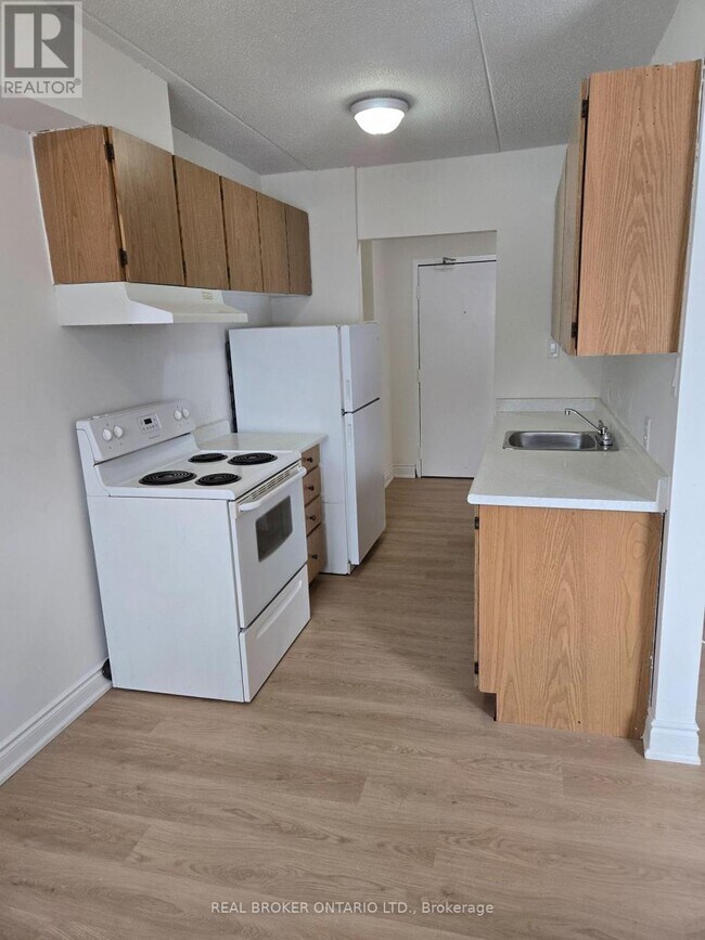 Photo du bâtiment - 15 Wellington Rd 124