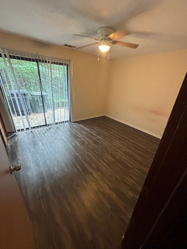 Building Photo - Charming 1 Bedroom 1 Bathroom with a loft!