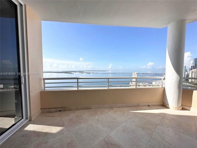 Foto del edificio - 808 Brickell Key Dr