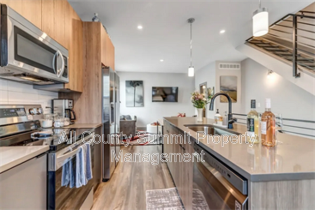 Photo - 1571 King St Townhome